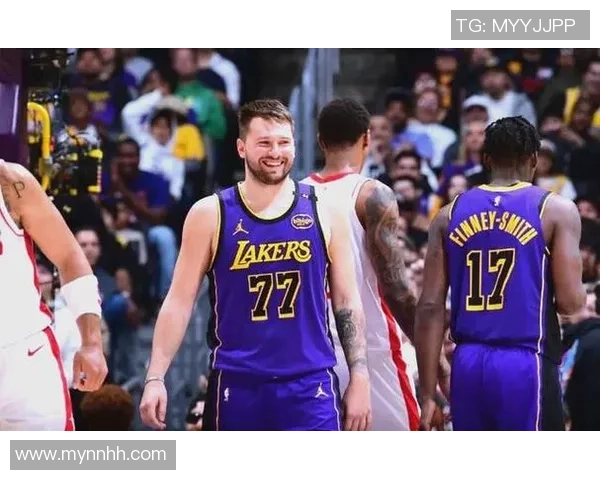 湖人火箭激战回顾：2013年4月13日经典对决再现篮球魅力